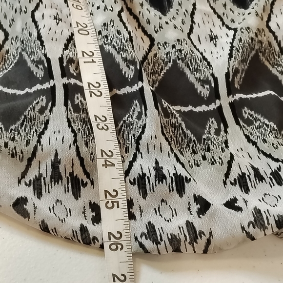 Dots Top Women's Small Black White Pattern Y2K 90s Club  Mob Wife Whimsigoth - Picture 7 of 7